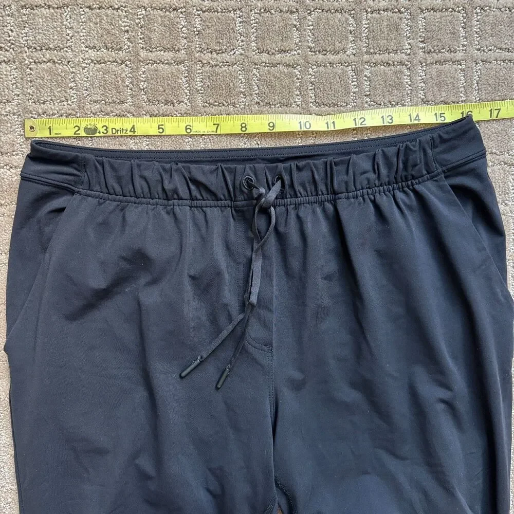 Lululemon Pull On Crop Pant Women's 10 Black Athleisure Casual Comfort Travel